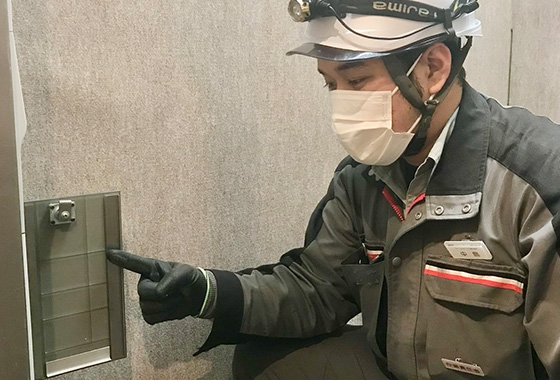 中島 紳輔 - 仕事姿